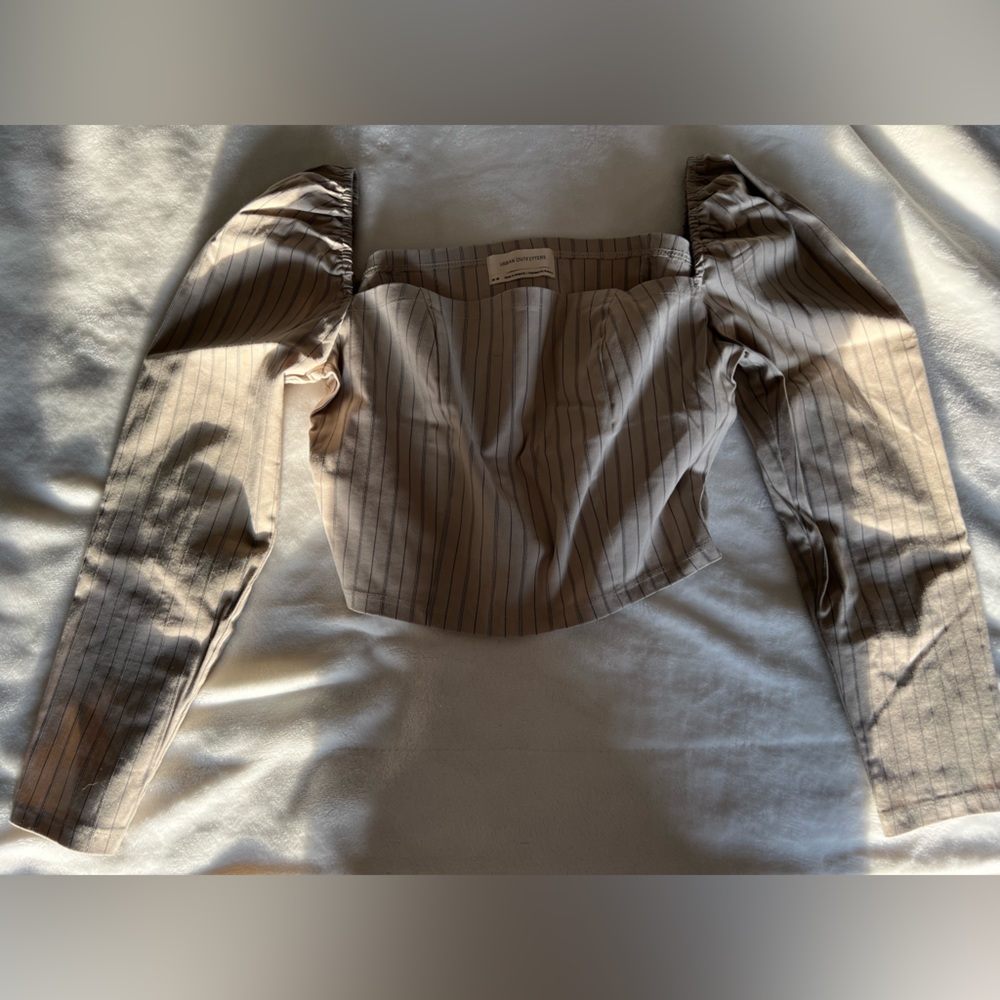 Urban outfitters off the shoulder crop top, Size M